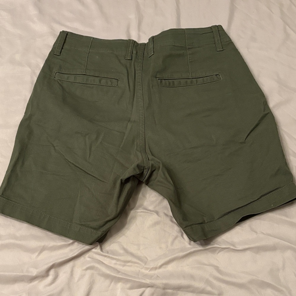 H&M Khaki Green Regular Fit Shorts - Picture 3 of 5